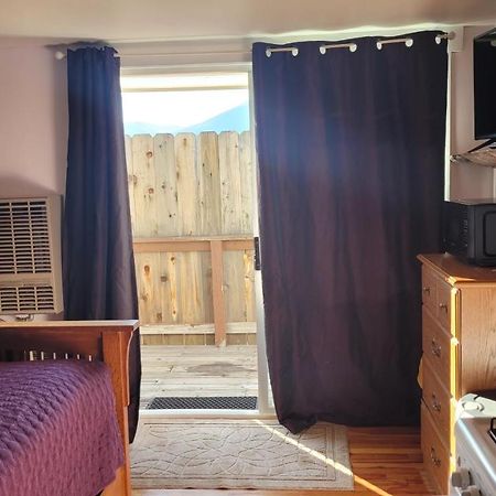 Angel Cottage With A Sauna Or The Cozy With A Jacuzzi Tub, Both Are Studios With A View Of Маунт Шаста Екстериор снимка