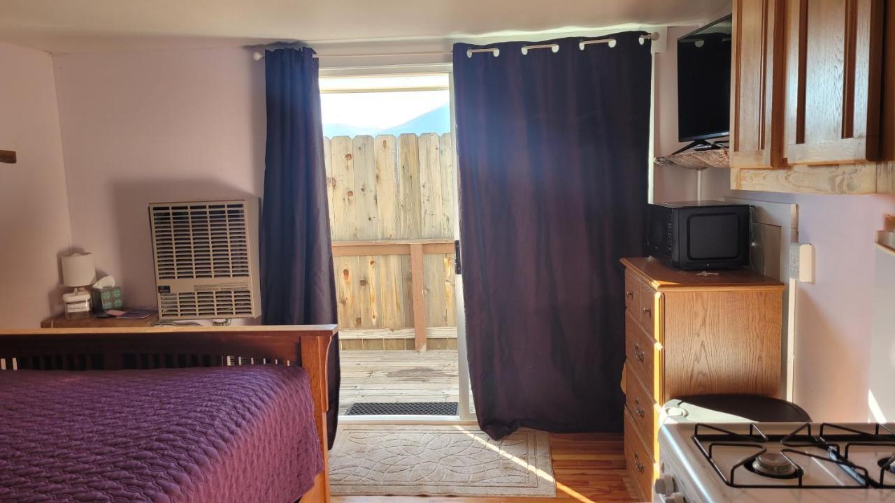 Angel Cottage With A Sauna Or The Cozy With A Jacuzzi Tub, Both Are Studios With A View Of Маунт Шаста Екстериор снимка