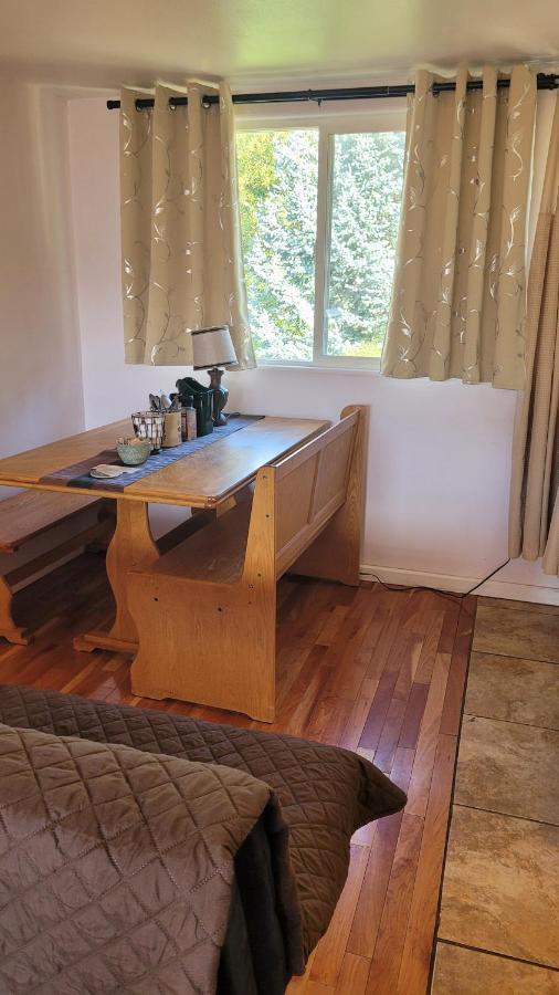 Angel Cottage With A Sauna Or The Cozy With A Jacuzzi Tub, Both Are Studios With A View Of Маунт Шаста Екстериор снимка