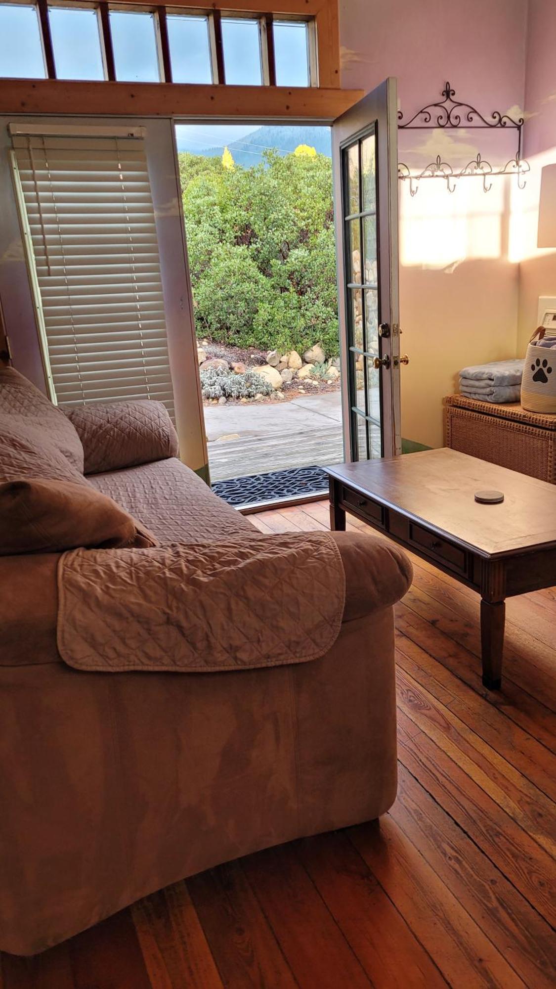 Angel Cottage With A Sauna Or The Cozy With A Jacuzzi Tub, Both Are Studios With A View Of Маунт Шаста Стая снимка